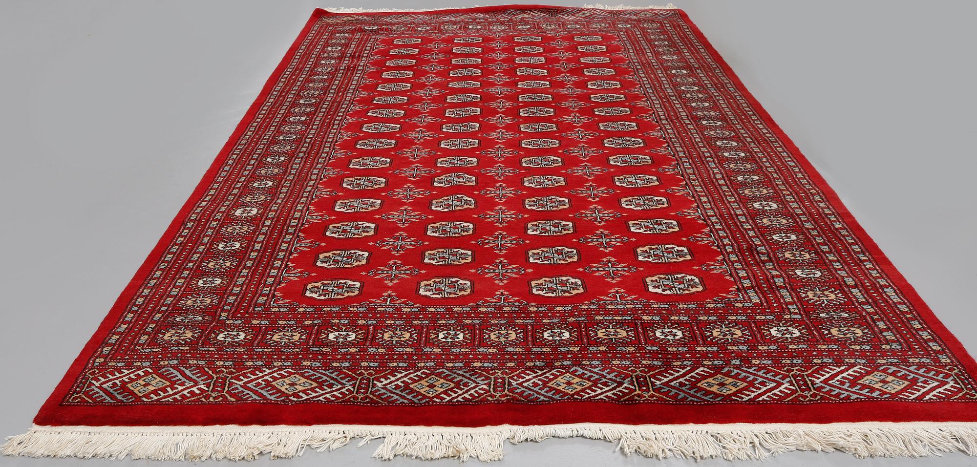 MATTA, Pakistan, signerad, 254 x 172 cm, 1900-talets andra hälft.