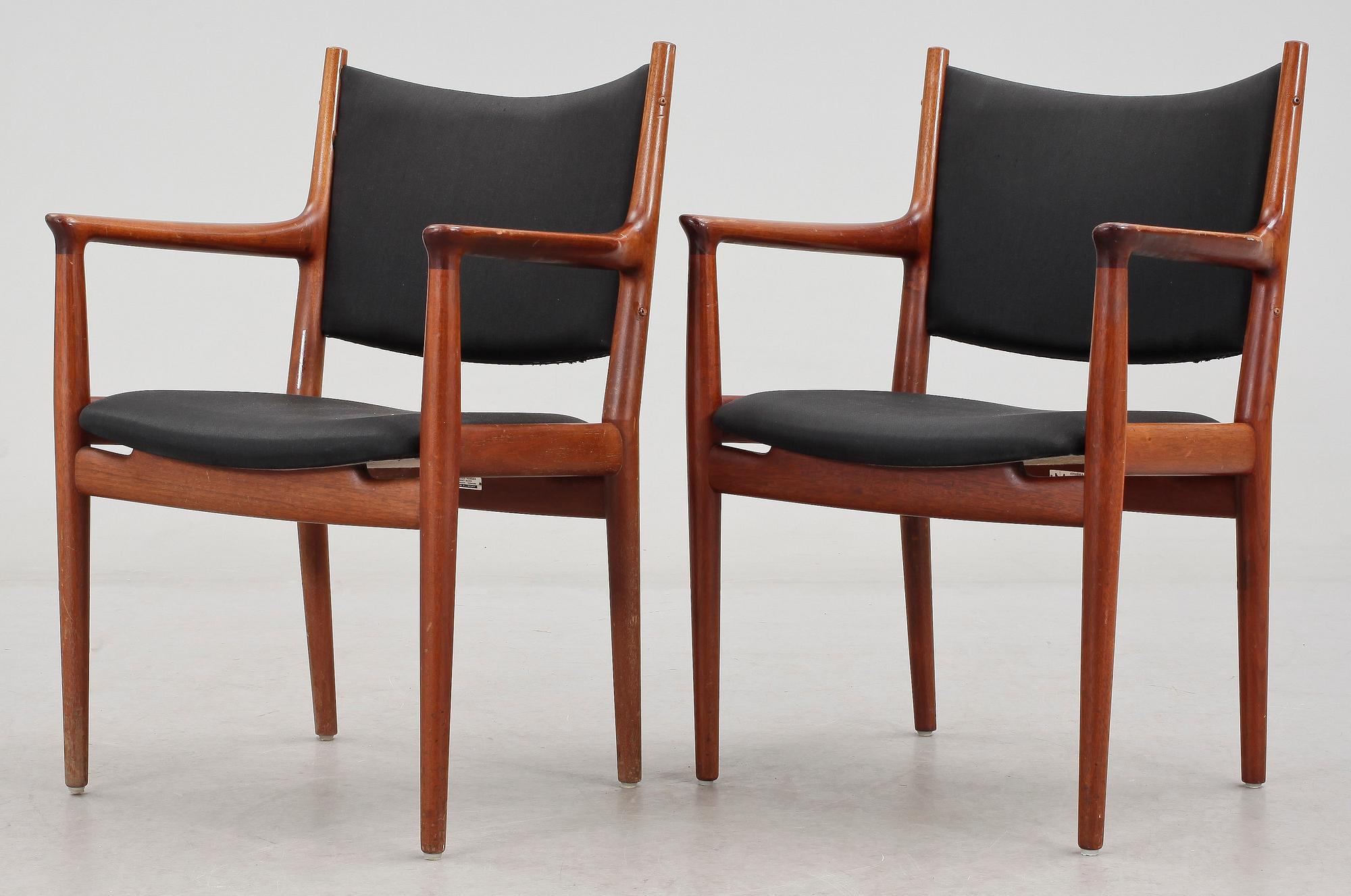KARMSTOLAR, ett par, Hans Wegner "JH-713", Johannes Hansen Möbelsnedkeri, Danmark, 1900-talets andra hälft.