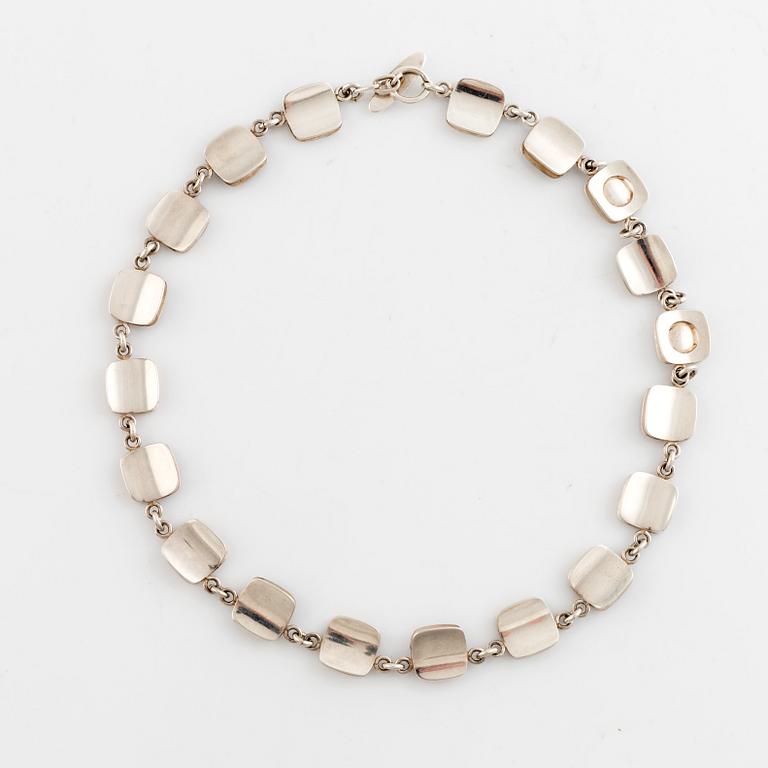 Arvo Saarela, silver and cabochon cut amethyst necklace.