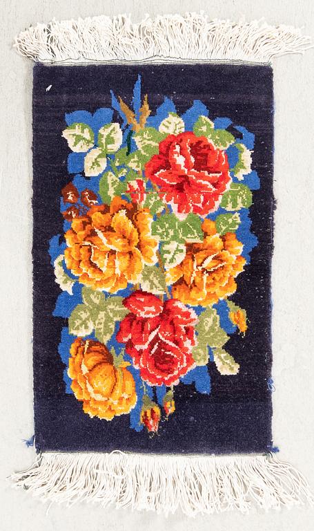 Matta Täbris "Gol-e-farangi" old/semiantik ca 55x34 cm.