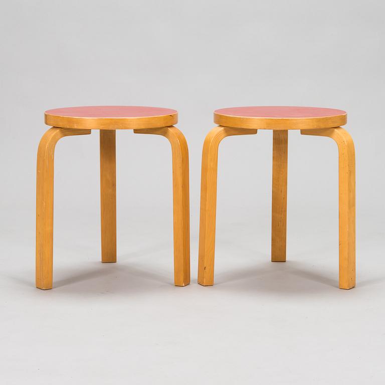 Alvar Aalto, klaffbord "DL82" och pallar, 6 st "60",  O.Y. Huonekalu-ja Rakennustyötehdas A.B 1900-talets mitt.