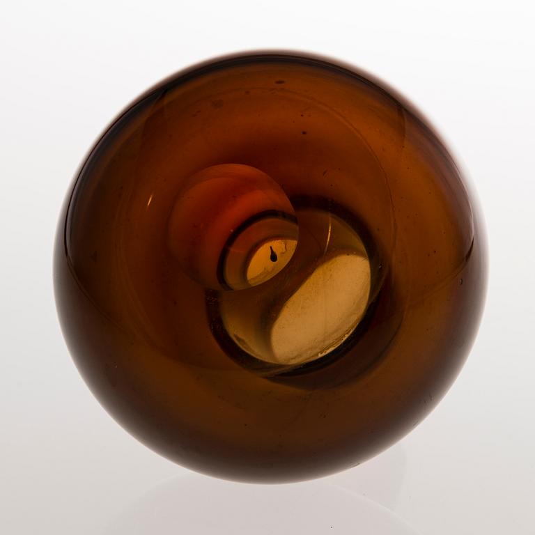 Kaj Franck, KAJ FRANCK, A 'KF 290' vase, signed K. Franck, Nuutajärvi Notsjö -65.