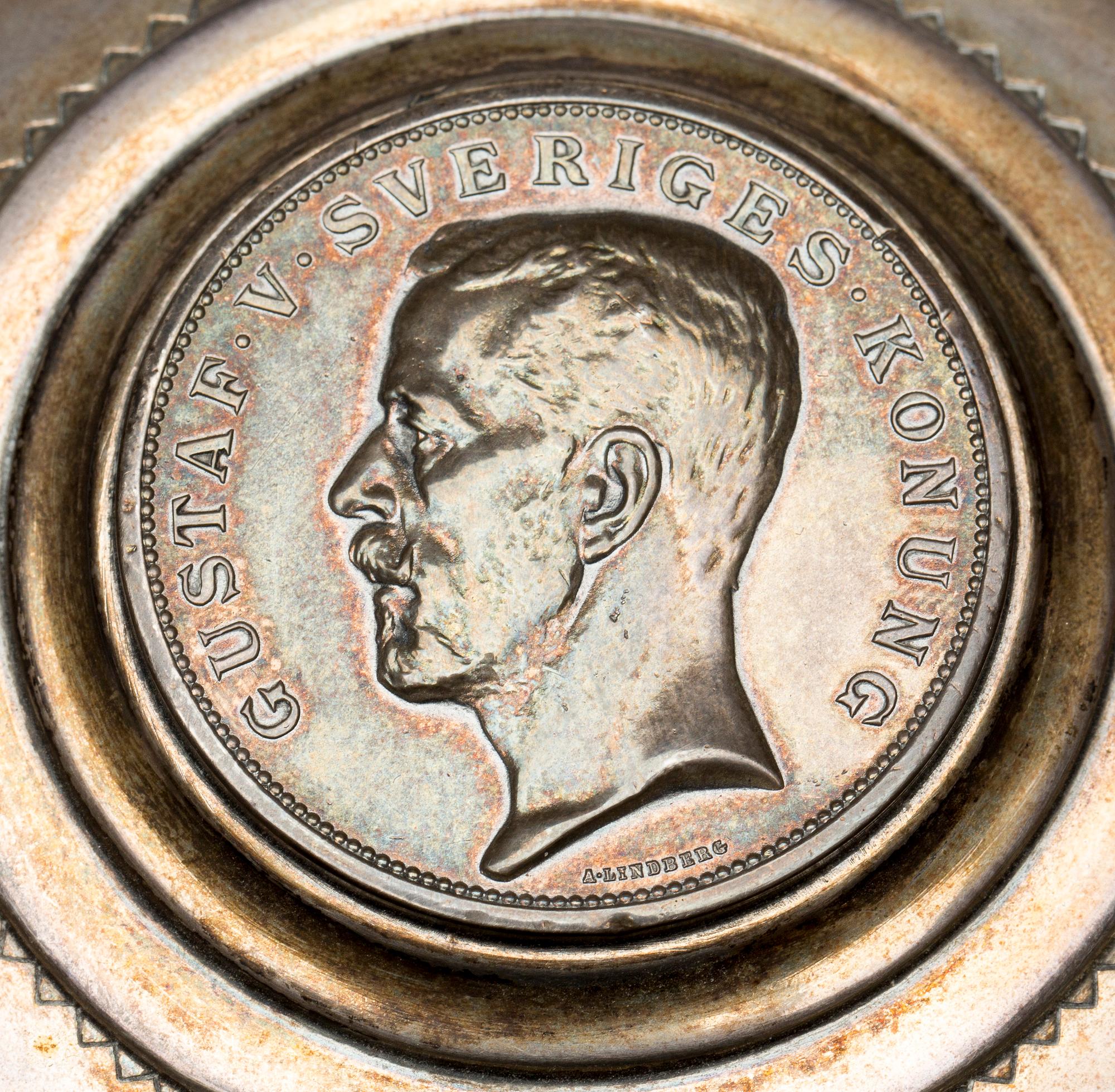 DRYCKESBÄGARE, silver, GAB, Stockholm, 1923. Vikt 1000g.
