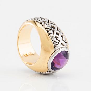 Ring 18K white and red gold with an amethyst, Asprey London.