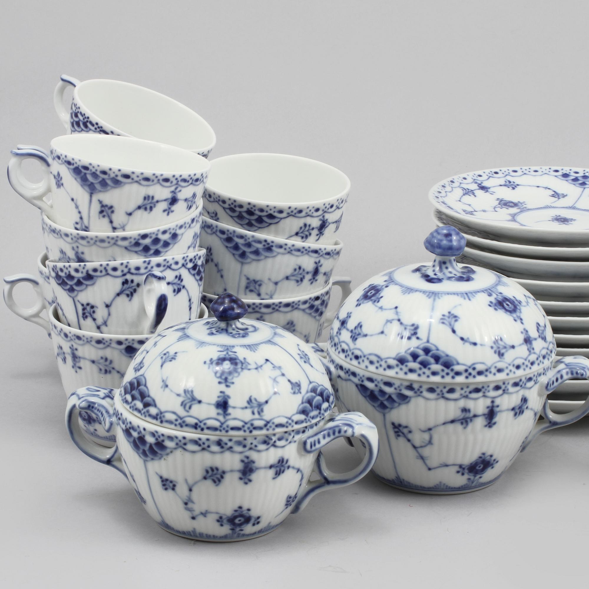KAFFESERVIS, 17 delar, porslin, "Musselmalet", Royal Copenhagen, 1900-talets andra hälft.