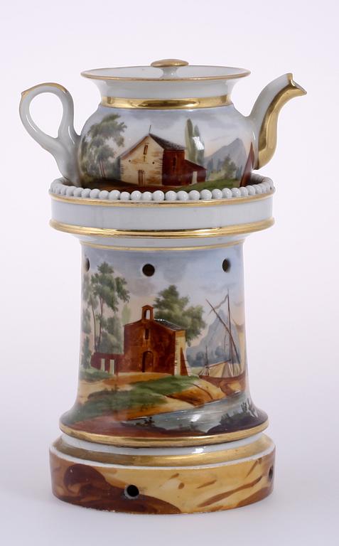 TEKANNA MED RECHAUD, porslin samt MUGG, glas. Empire, 1800-talets första hälft.