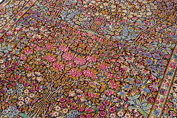 Matta, Kirman, ca 305 x 200 cm.