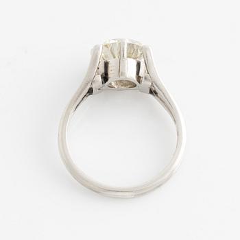 C.G. Hallberg, platinum ring, 1948, brilliant-cut diamond 2.51 ct according to inscription. Old cut.