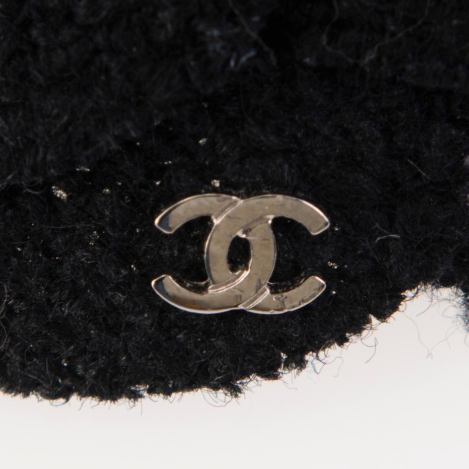 CHANEL JA GUCCI, kolme rintakorua.