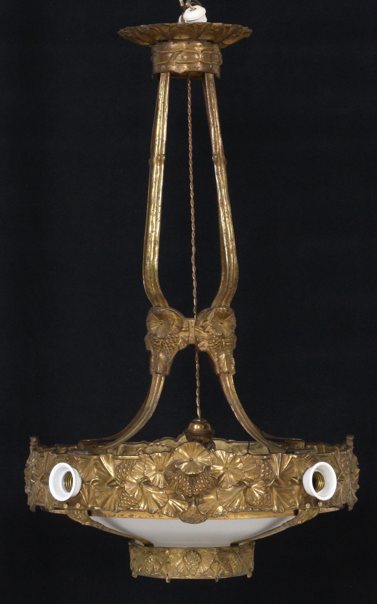 TAKLAMPA, patinerad gulmetall, jugend, omkring sekelskiftet 1800/1900, h 80.