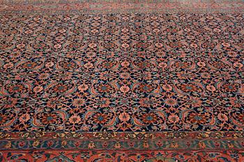 A carpet, semi-antique Feraghan probably, ca 459 x 286-292,5 cm.