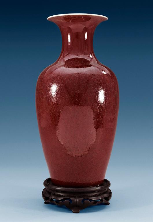 A copper-red vase, Qing dynasty.