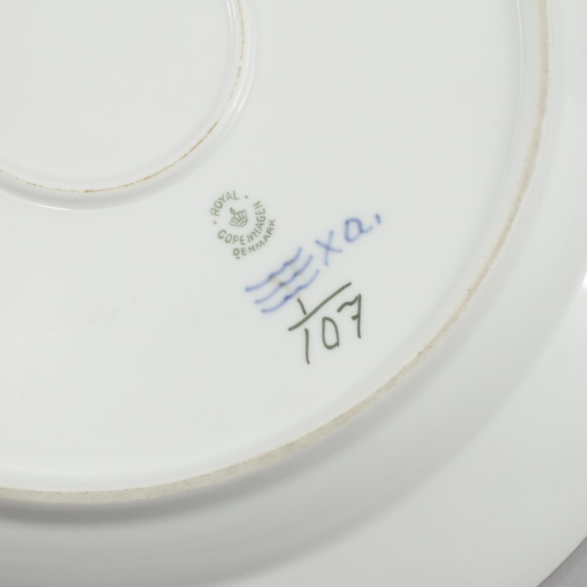 TESERVIS, 31 delar, porslin, "Musselmalet", Royal Copenhagen, 1900-talets andra hälft.