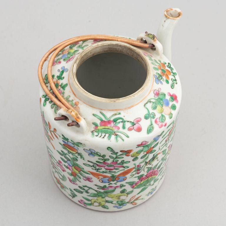 A group of Chinese porcelain, late Qing dynasty, Canton, and 20th century.