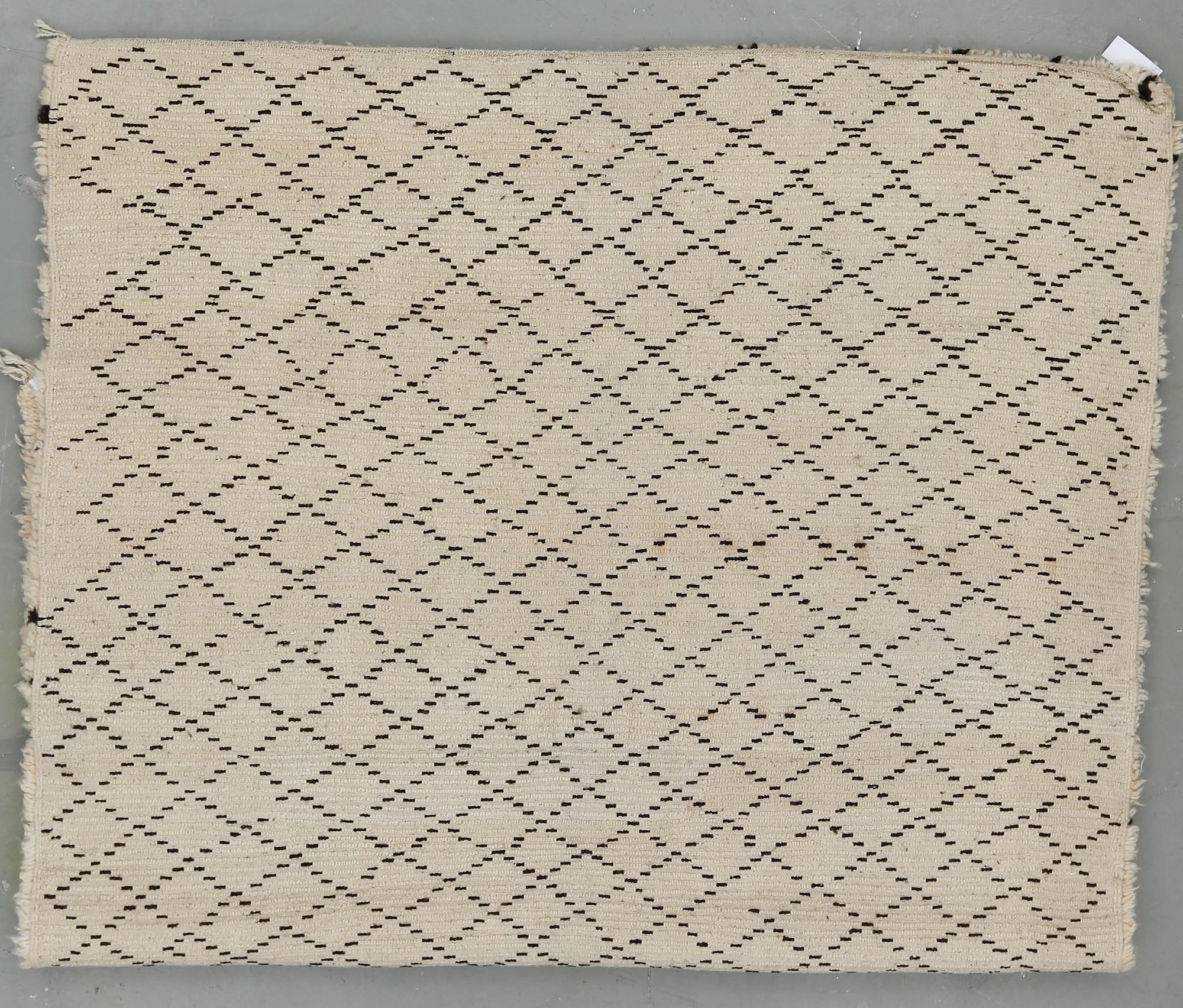 MATTA, Beni Ourain. Ca 243x178 cm.