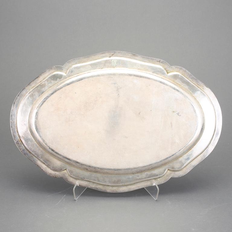 BRICKA, silver, rokokostil, Tyskland, 1900-tal. Ca 1620 gram.