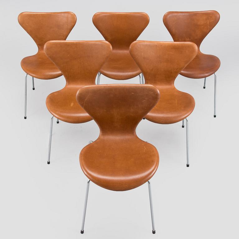Arne Jacobsen, six "Seven" chairs, Fritz Hansen, Denmark late 20th century.