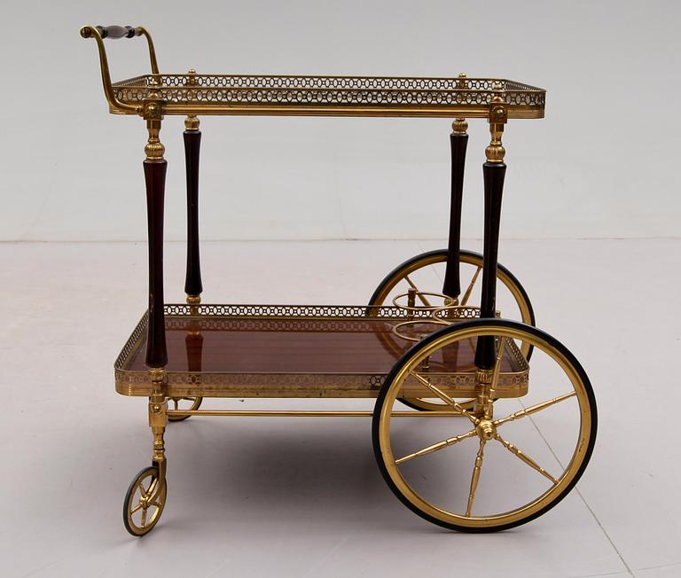 SERVERINGSVAGN, 1900-talets mitt.