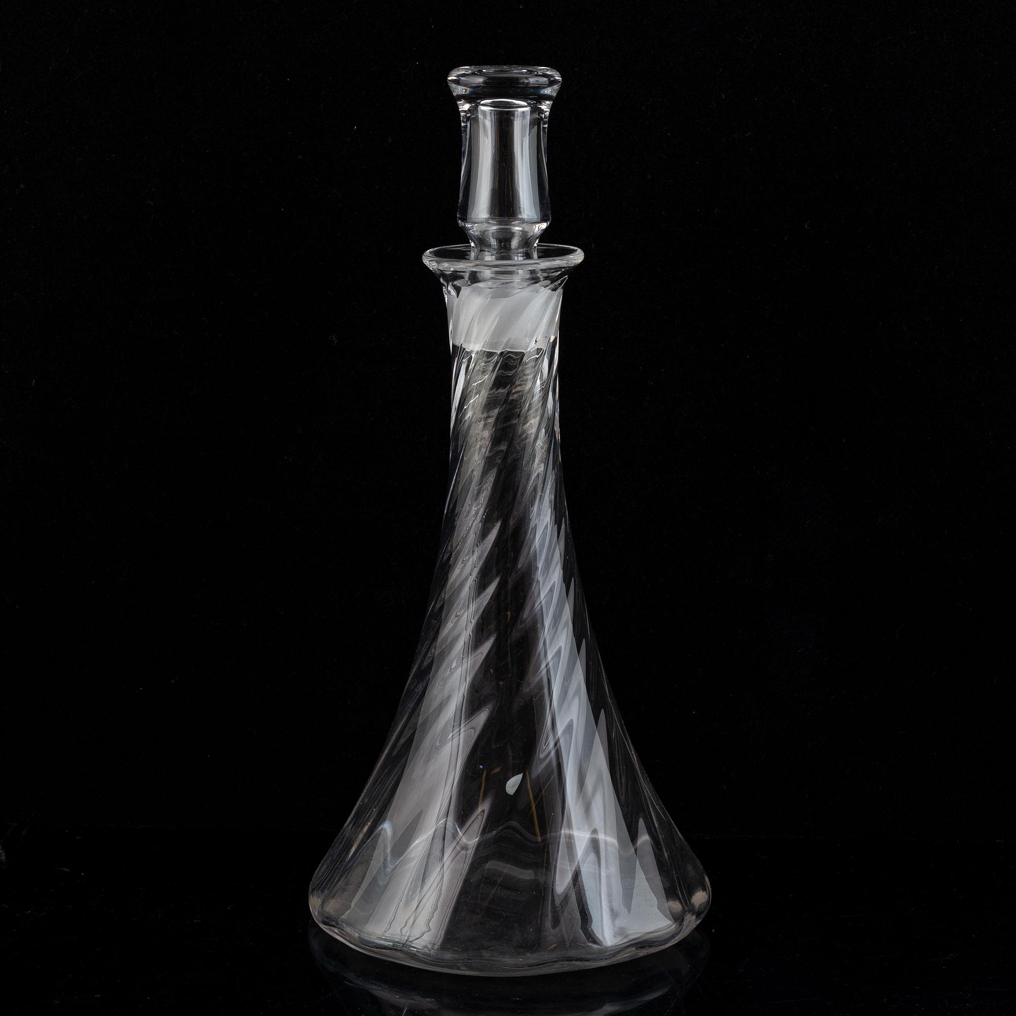 Gunnar Cyrén, a 'Helena' glass service, 33 pieces. Orrefors.