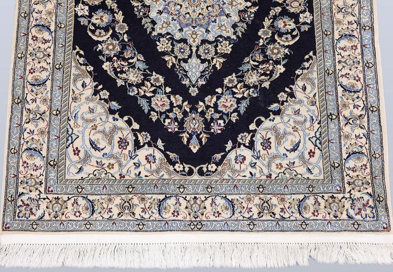 Matta, Nain, part silk, s.k 6 LAA, ca 126 x 93 cm.