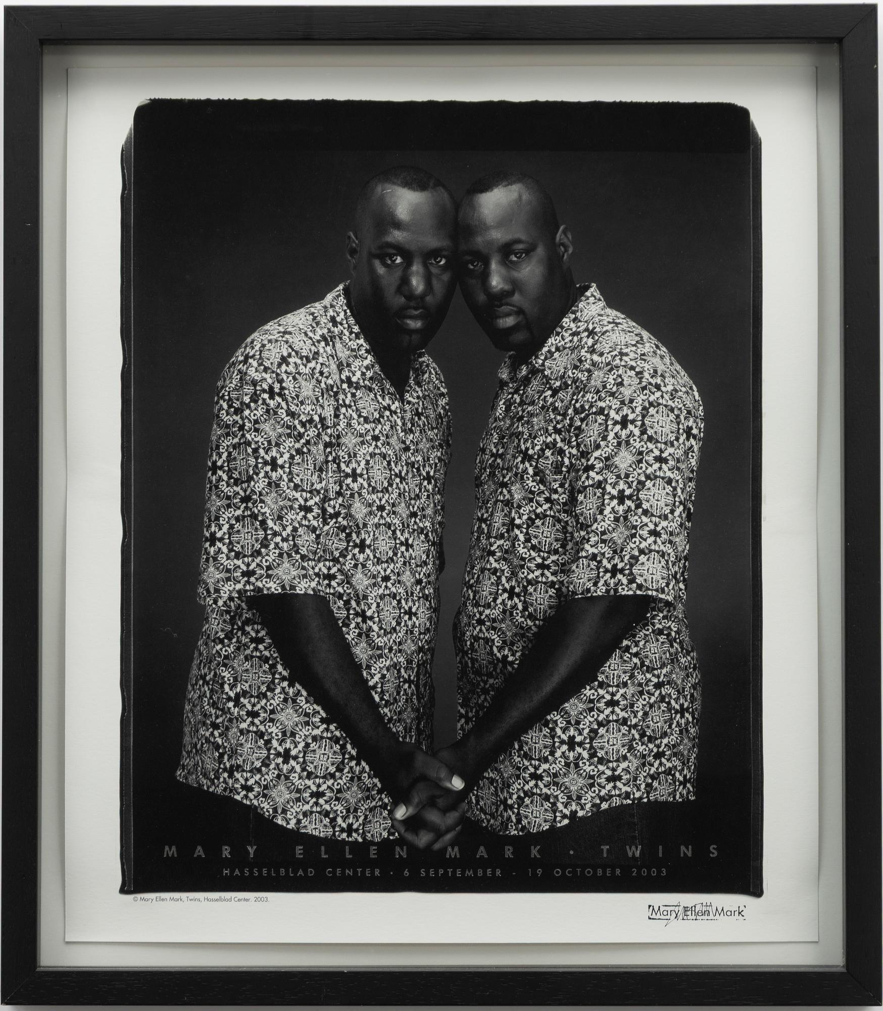 Mary Ellen Mark, "Twins", utställningprint, Hasselblad center, Göteborg, 2003.