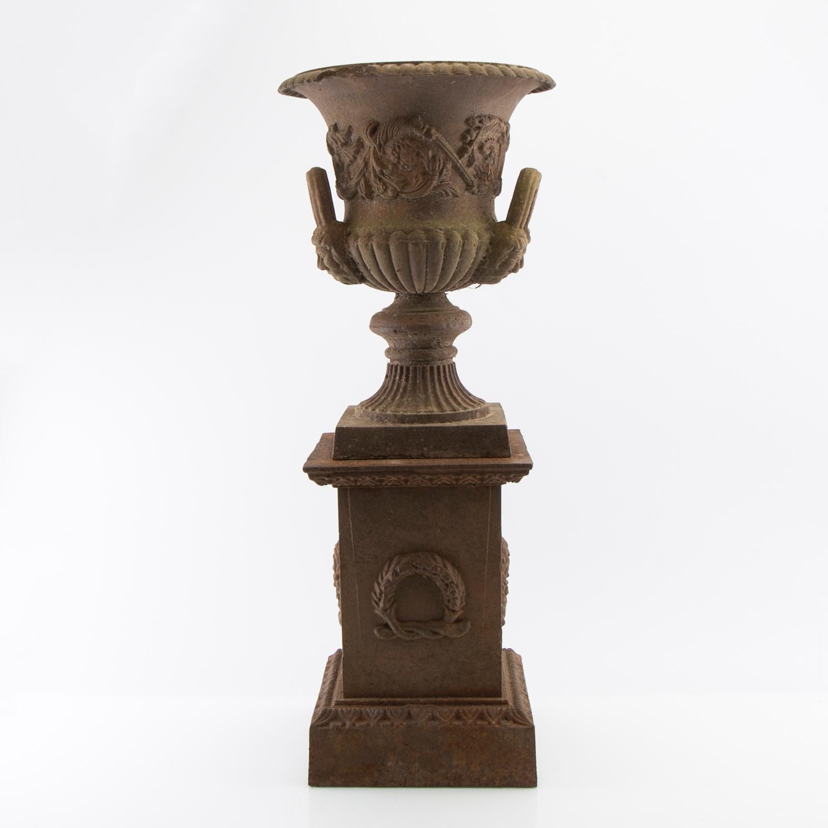 Garden urn with pedestal 20th century cast iron.