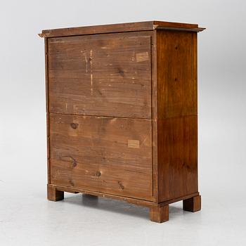 Chiffonier, empire, utförd av Daniel Sehfbom (mästare i Stockholm 1800-1837).