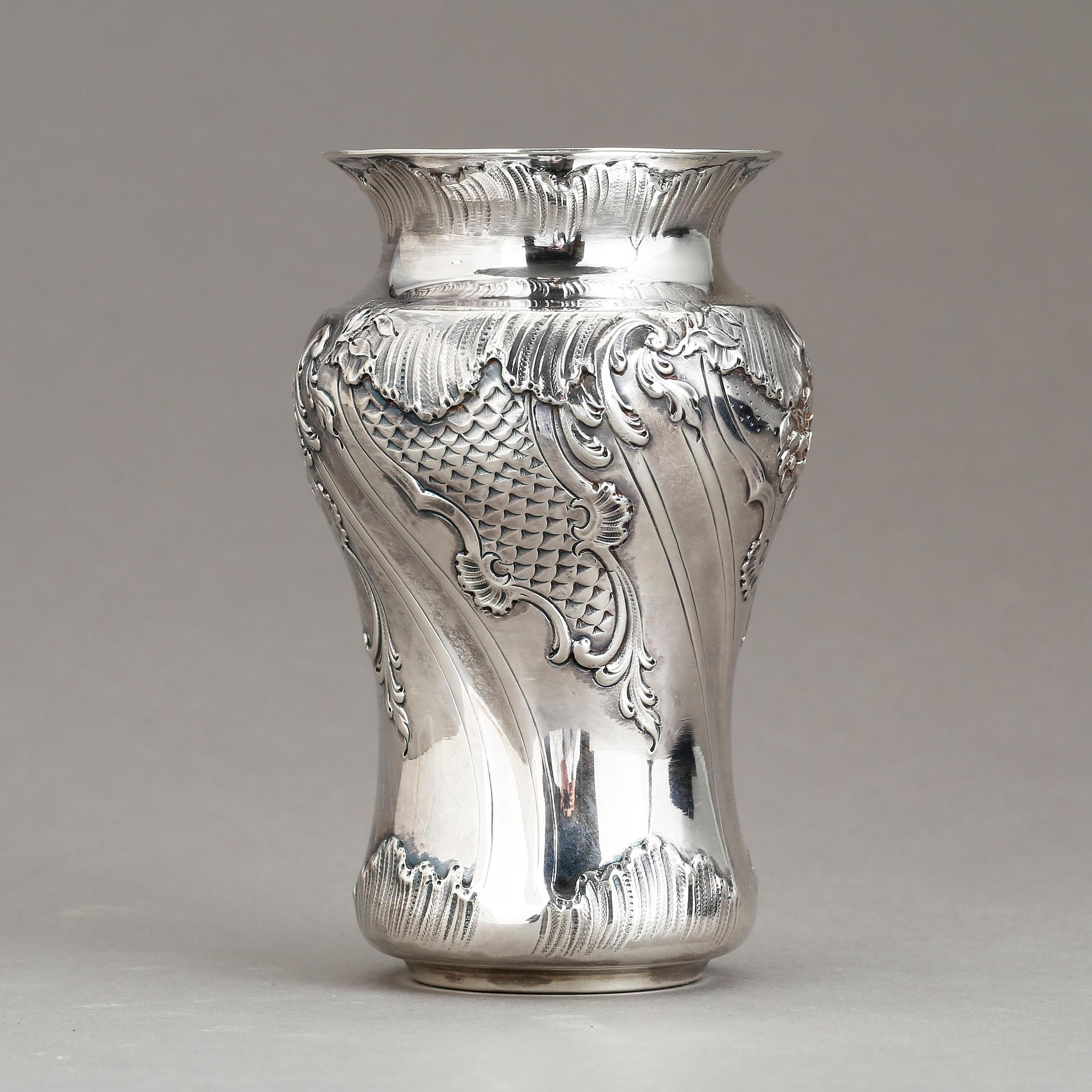 VAS, silver. Bointaburet, Paris, 1800-talets slut. Vikt 158 g.