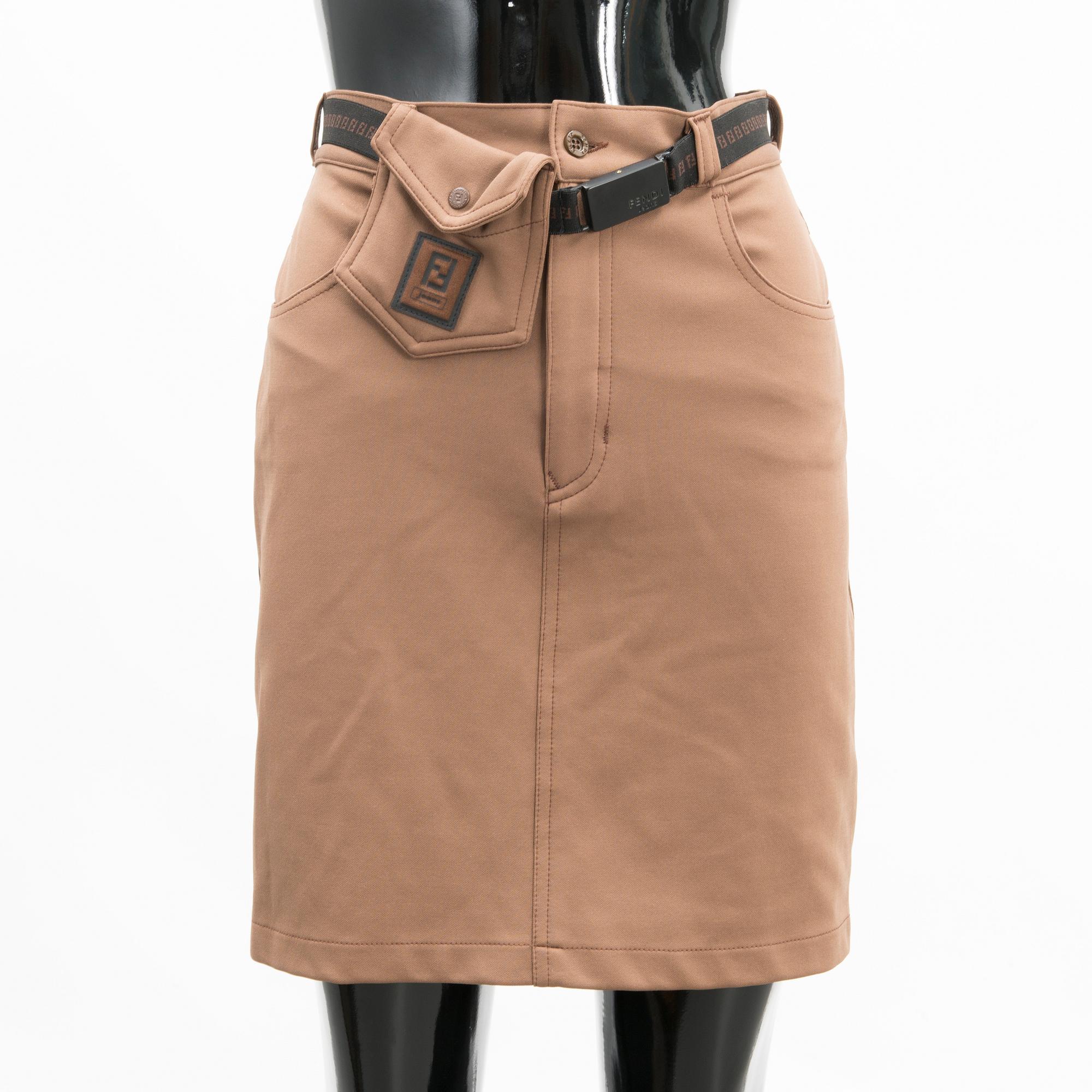 FENDI, KAKSI HAMETTA JA T-PAITA, koko 42(IT).