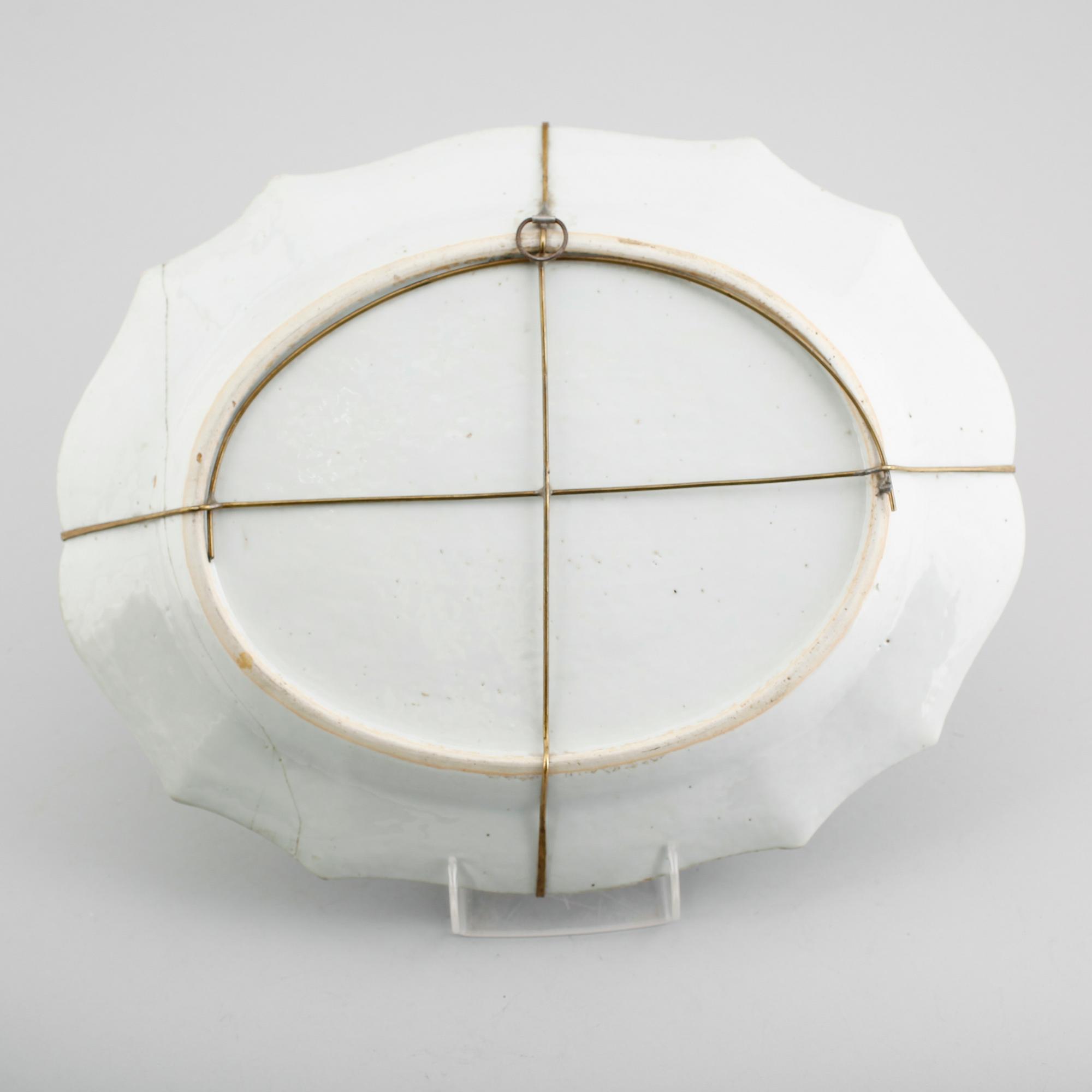 STEKFAT, porslin, Kina, Qianlong 1736-1795.