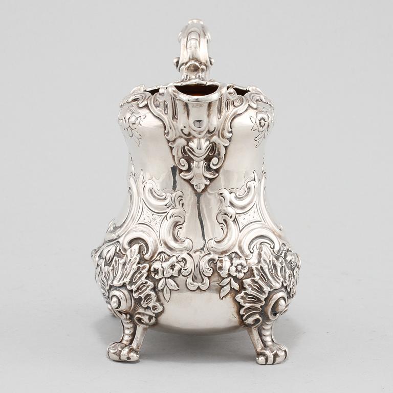 KANNA, silver, Edward, John & William Barnard, London, England, möjligen 1846. Vikt 340 g.