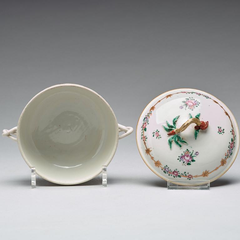 EQUELLE med LOCK och FAT, kompaniporslin. Qingdynastin, Qianlong (1736-95).