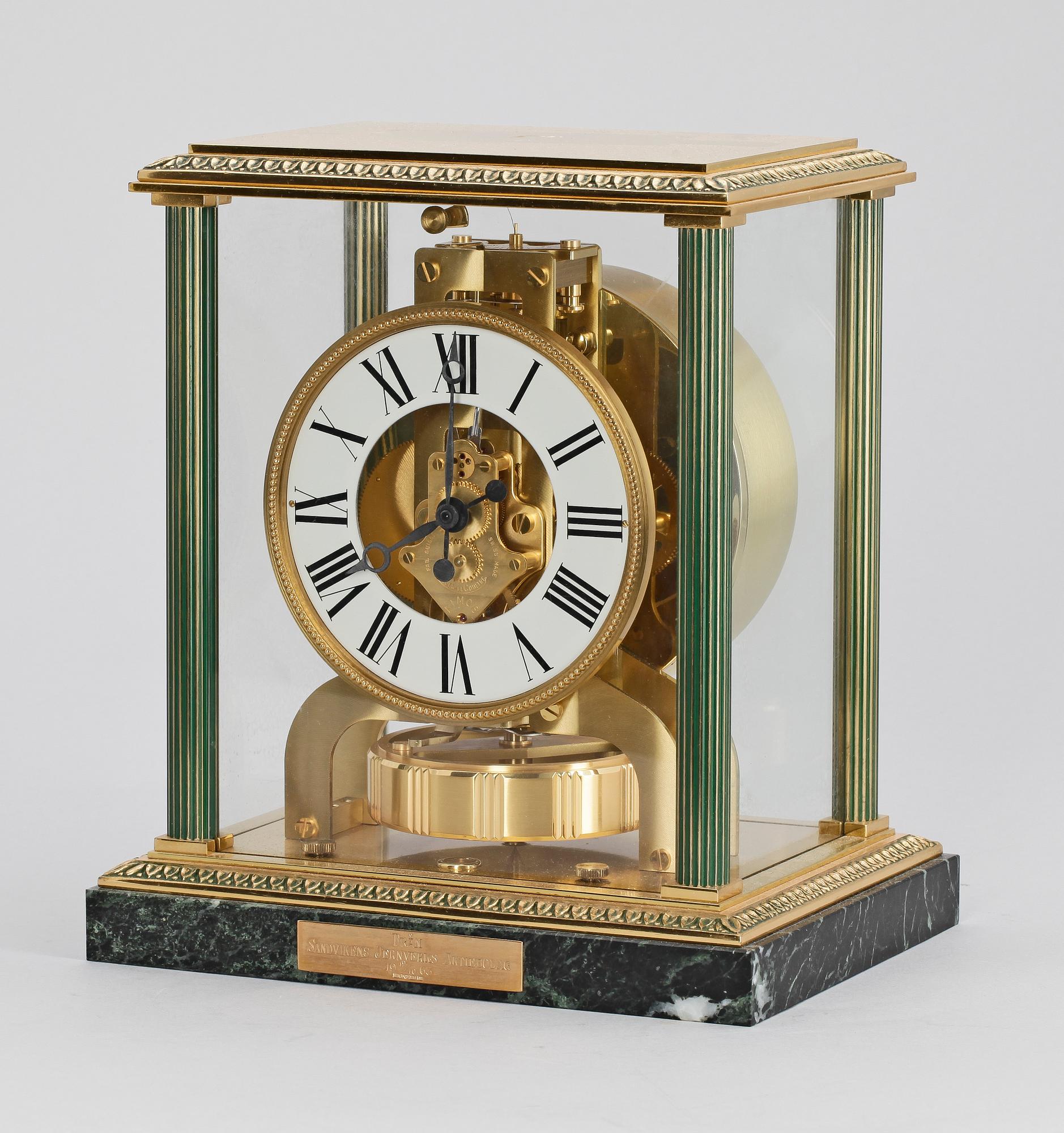 BORDSUR. "Atmos", Jaeger Le Coultre, Schweiz. 1900-talets andra hälft.