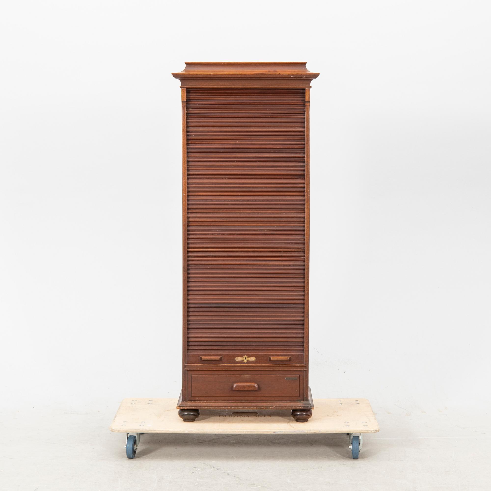 Jalusiskåp tidigt 1900-tal Åtvidaberg.