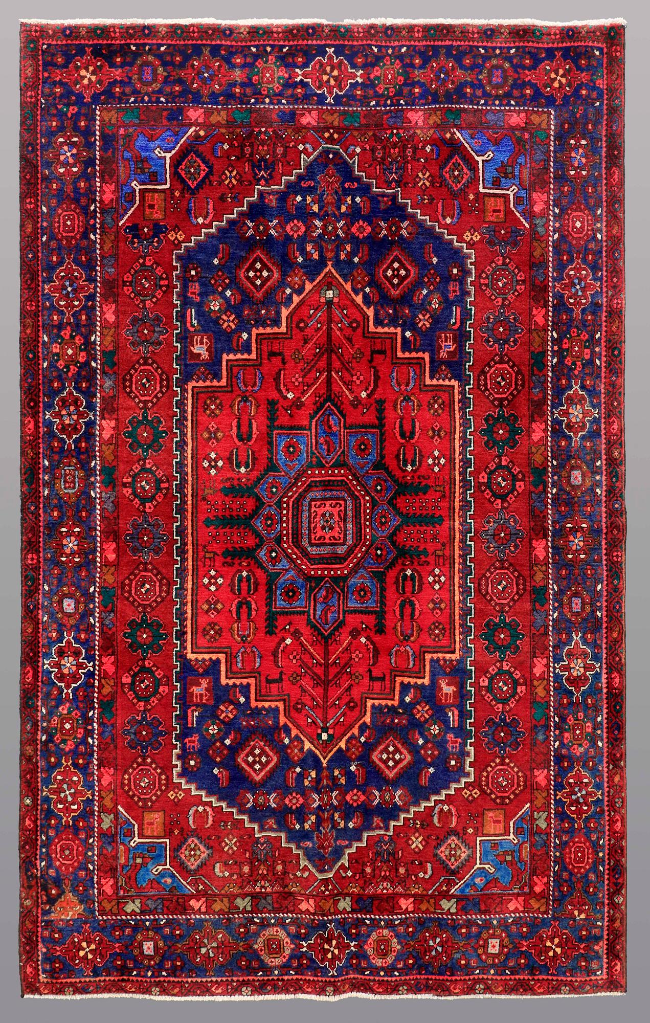 A RUG Hamadan, ca 213 x 131 cm.