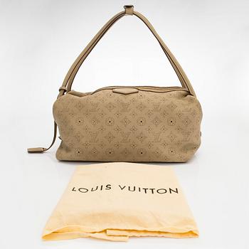 Louis Vuitton, a 'Mahina Galatea MM' bag.