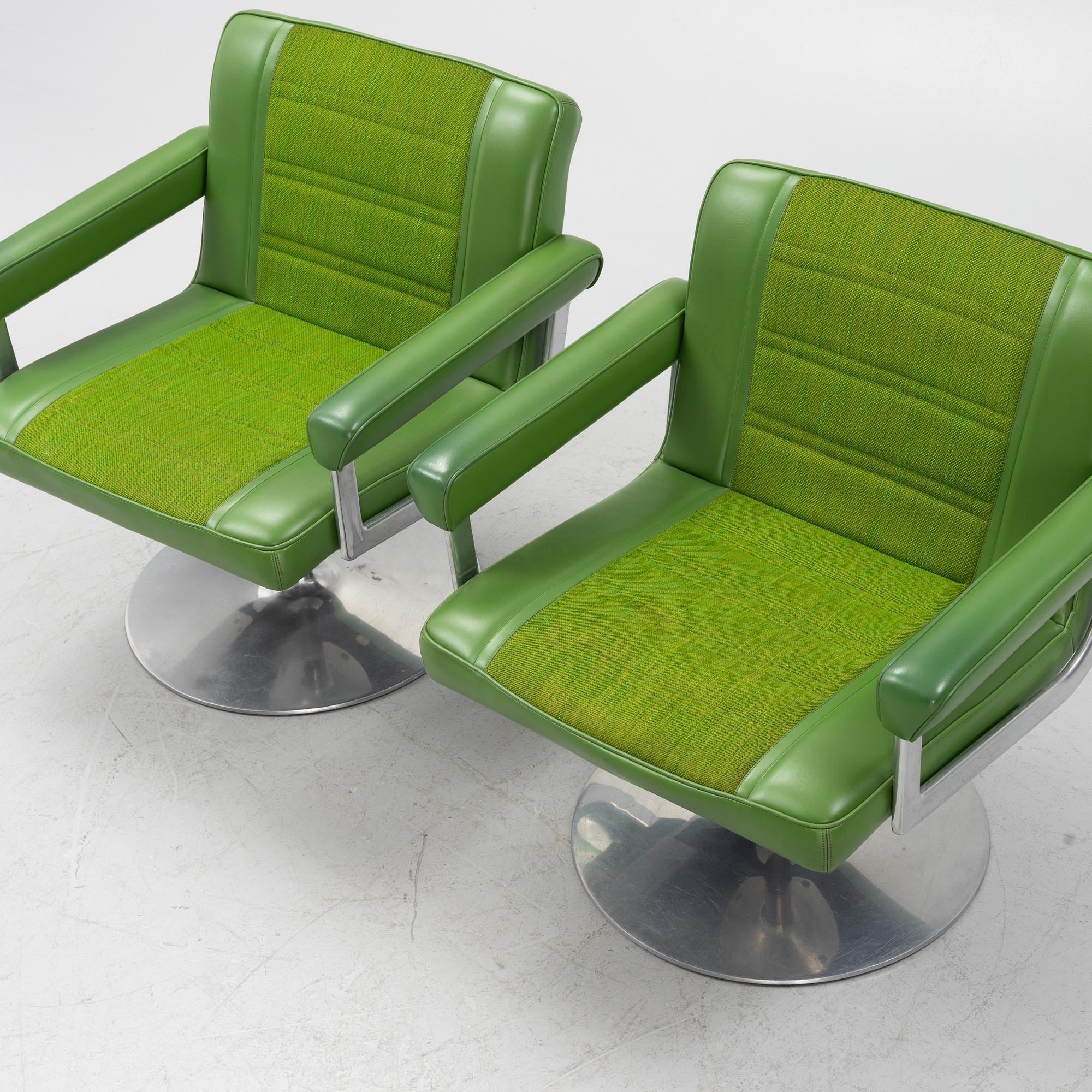 Esko Pajamies, fåtöljer, ett par, "Silver Wing", Asko 1970-tal.