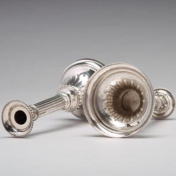 Johan Abraham Hallard, ljusstakar, ett par, silver, Stockholm 1794. Gustavianska.
