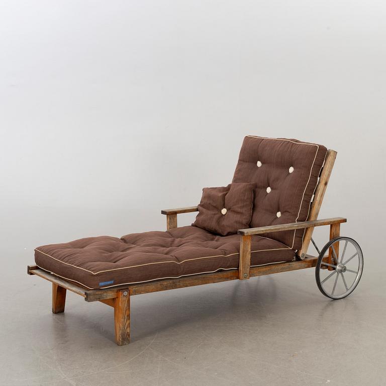 ELSA STACKELBERG, a pine deck chair from Fri Form, Edsbruk.