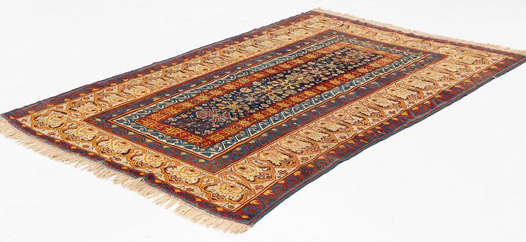 An antique Zeichur rug, ca 269 x 184 cm.