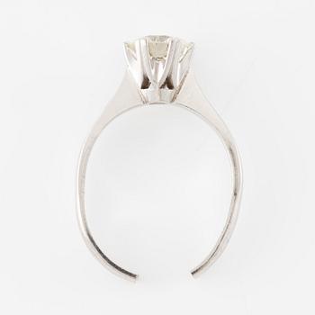 Ring, 18K white gold set with a brilliant-cut diamond, 1.62 ct according to the engraving.