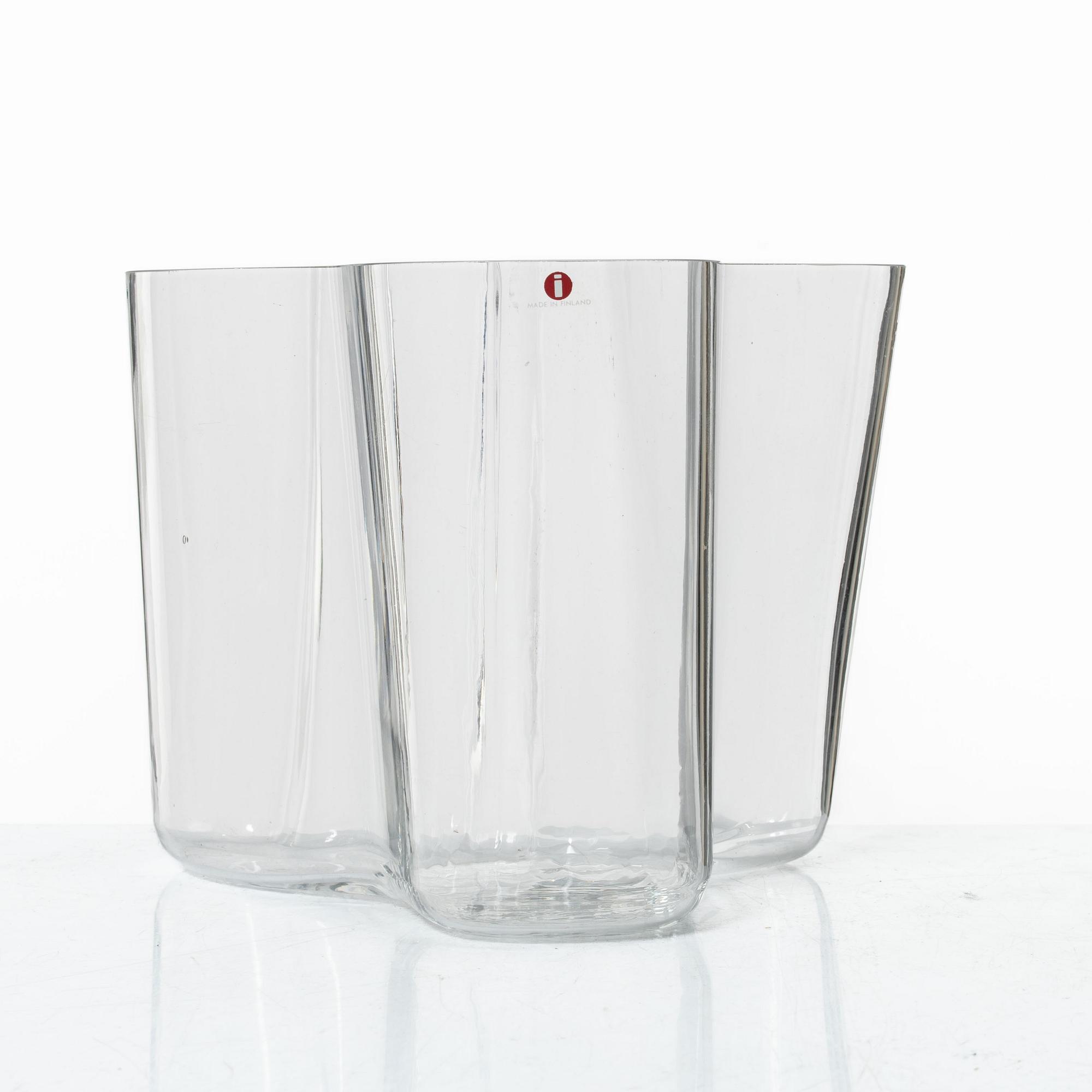 Alvar Aalto, a 'Savoy' glass vase, model 3030, Iittala, Finland.