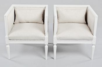 KARMSTOLAR, ett par, gustaviansk stil, 1900-talets andra hälft.