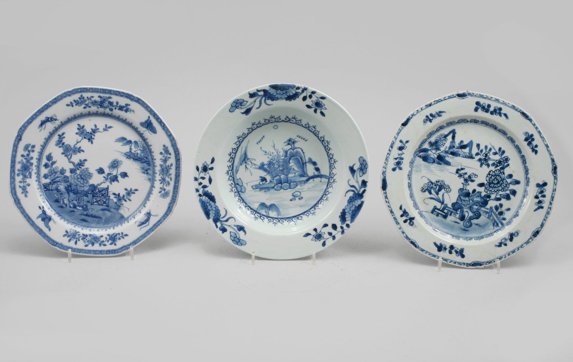 TALLRIKAR, 3 st, porslin, Kina, 1700-tal.