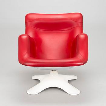 Yrjö Kukkapuro, a 'Carousell' armchair for Avarte 2013.