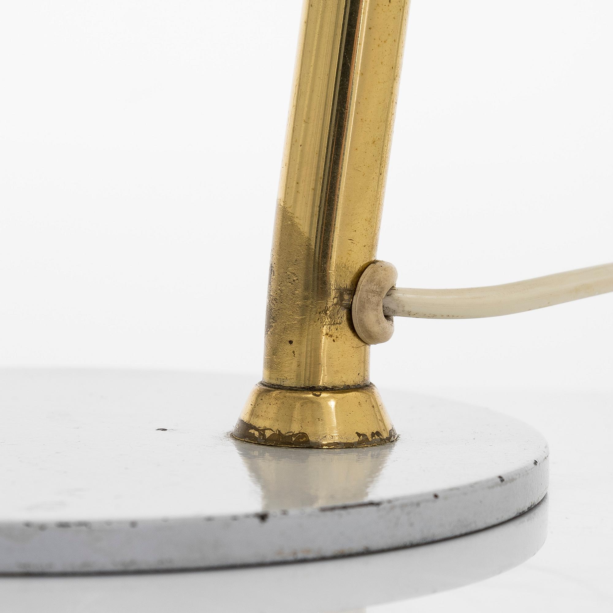 Paavo Tynell, bordslampa, modell 9227, Idman 1900-talets mitt.