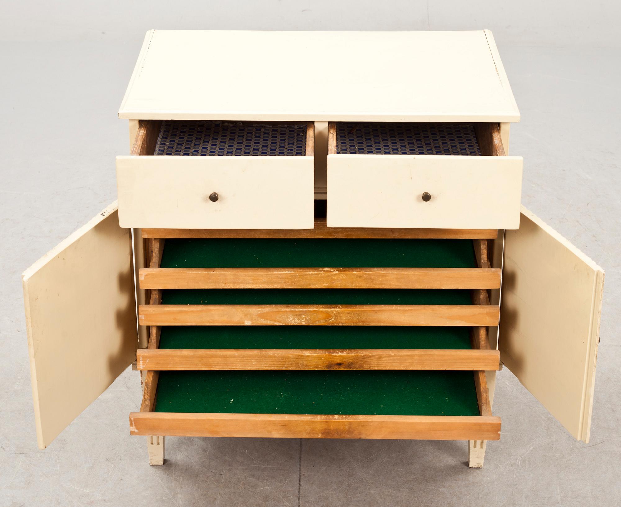 SKÅP/POTTSKÅP, sengustavianskt. 1800-tal, sk herrgårdssnickeri.