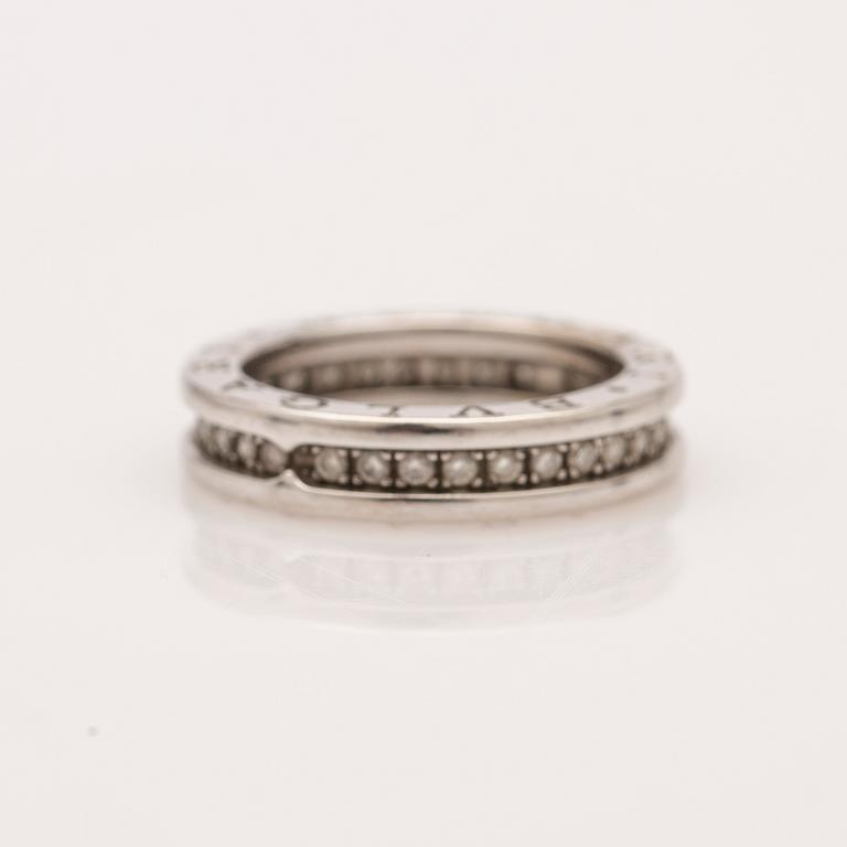 Bulgari, ring, 18K white gold with brilliant-cut diamonds.