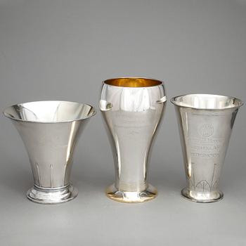 VASER, 3 delar, silver, Cg Hallberg, Stockholm, 1928. Totalvikt ca1175g.
