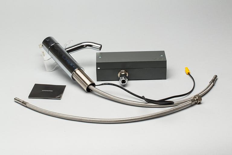 KRAN för tvättställ, Vola, "RB1E", Design Arne Jacobsen. 2000-tal.